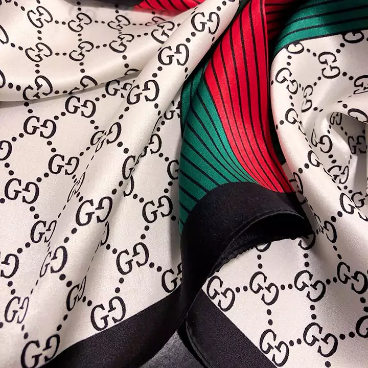 GUCCI スカーフ おしゃれ